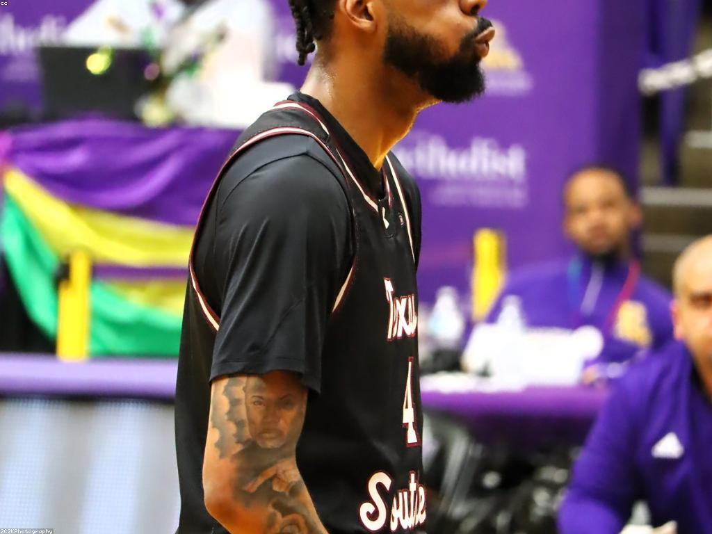 សារសំខាន់នៃការបង្ហាញពីកីឡា